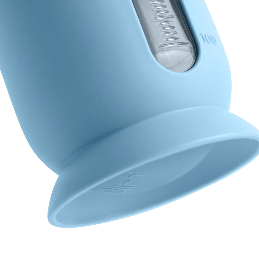 Blim+ QB Carafe Medium in blue, close-up of the base