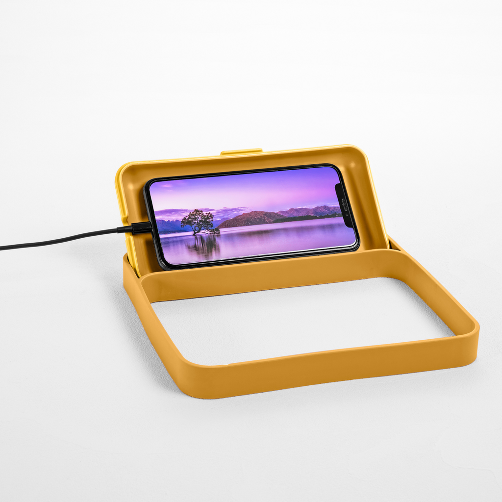 Blim+ Lunchbox Bauletto Medium in yellow, lid used as a phone stand
