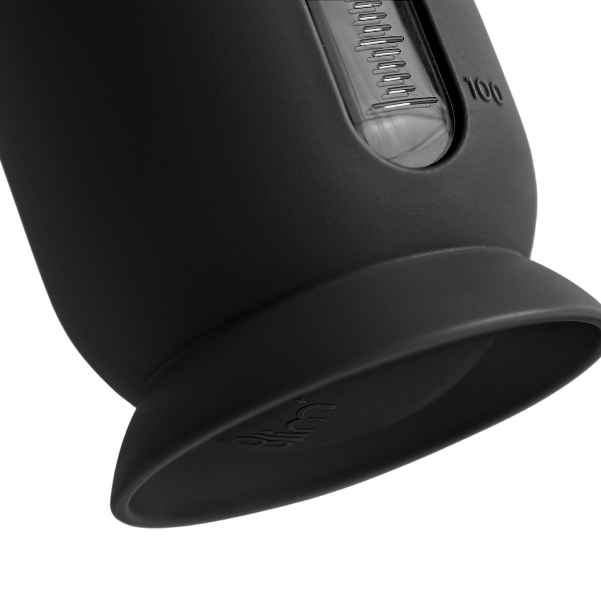 Blim+ QB Carafe Medium in black, close-up of the base